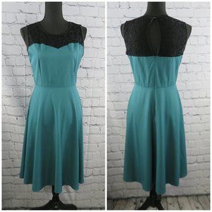 Women's Sleeveless Dress w/ Lace
